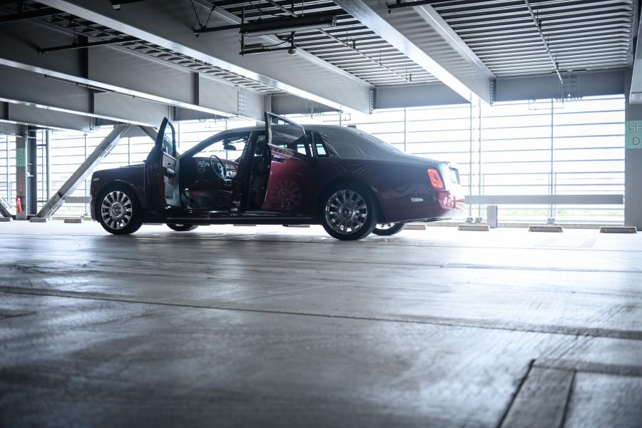  Rolls-Royce Phantom EWB 2017 года  (JP) (фото 4 из 21)